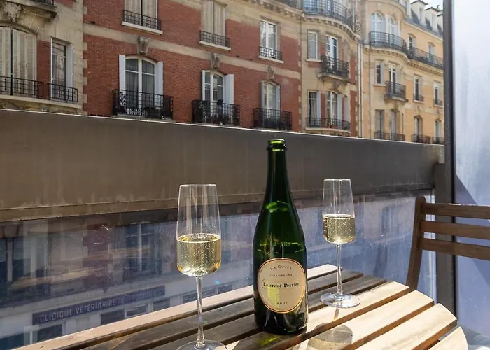 Appartement Tour Eiffel - Balcon - 16e - Calme Paris