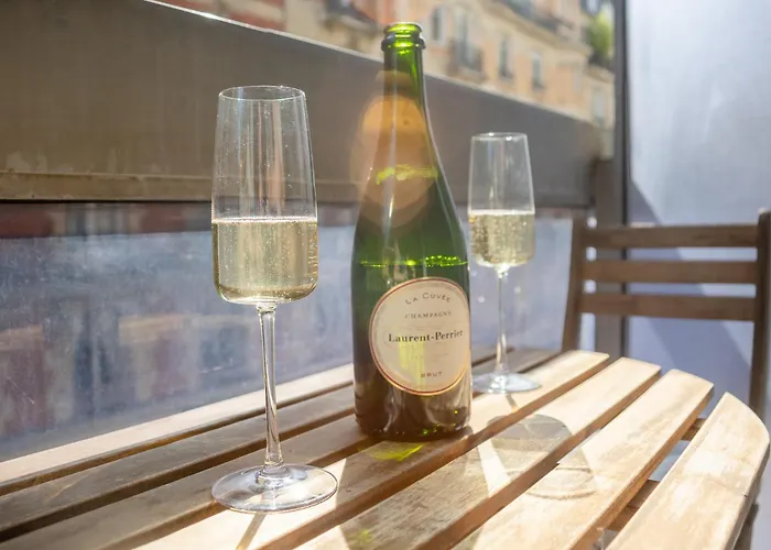 Tour Eiffel - Balcon - 16e - Calme *