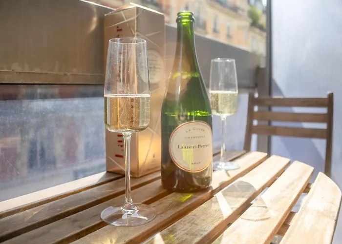 Appartement Tour Eiffel - Balcon - 16e - Calme Paris